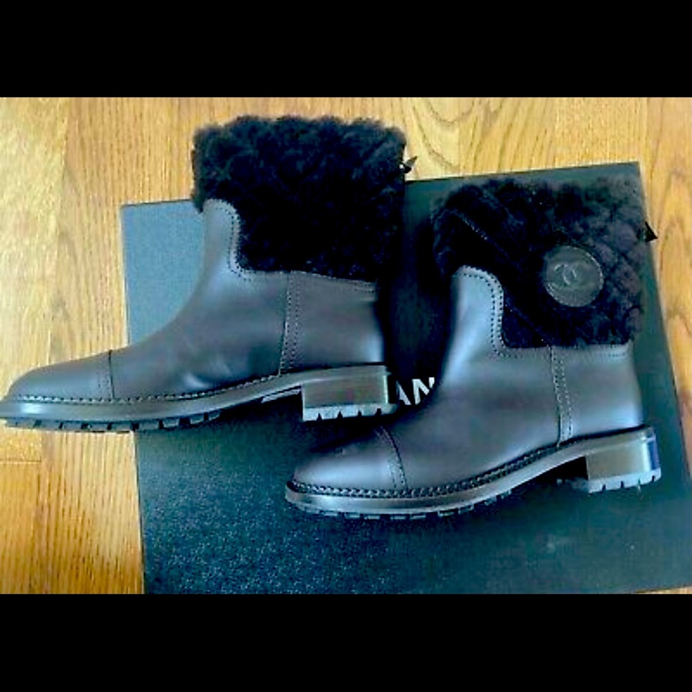 CHANEL Matelasse G30231 Leather Fur Mouton Womens Combat Boots Made in Italy
